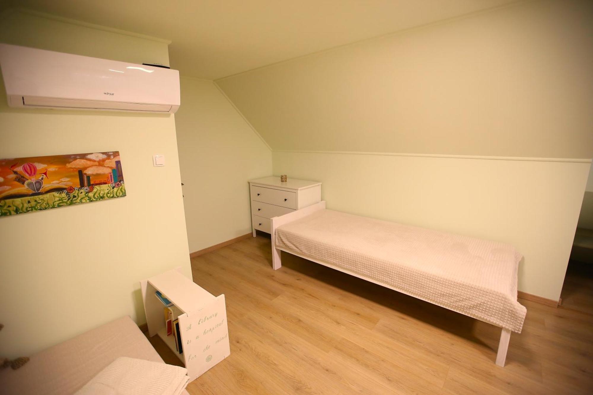 Goher Pince Es Vendeghaz Apartment Csaszartoltes Bagian luar foto
